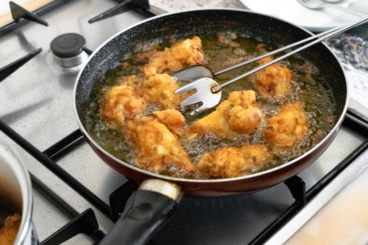 Frittiergut in einer Pfanne